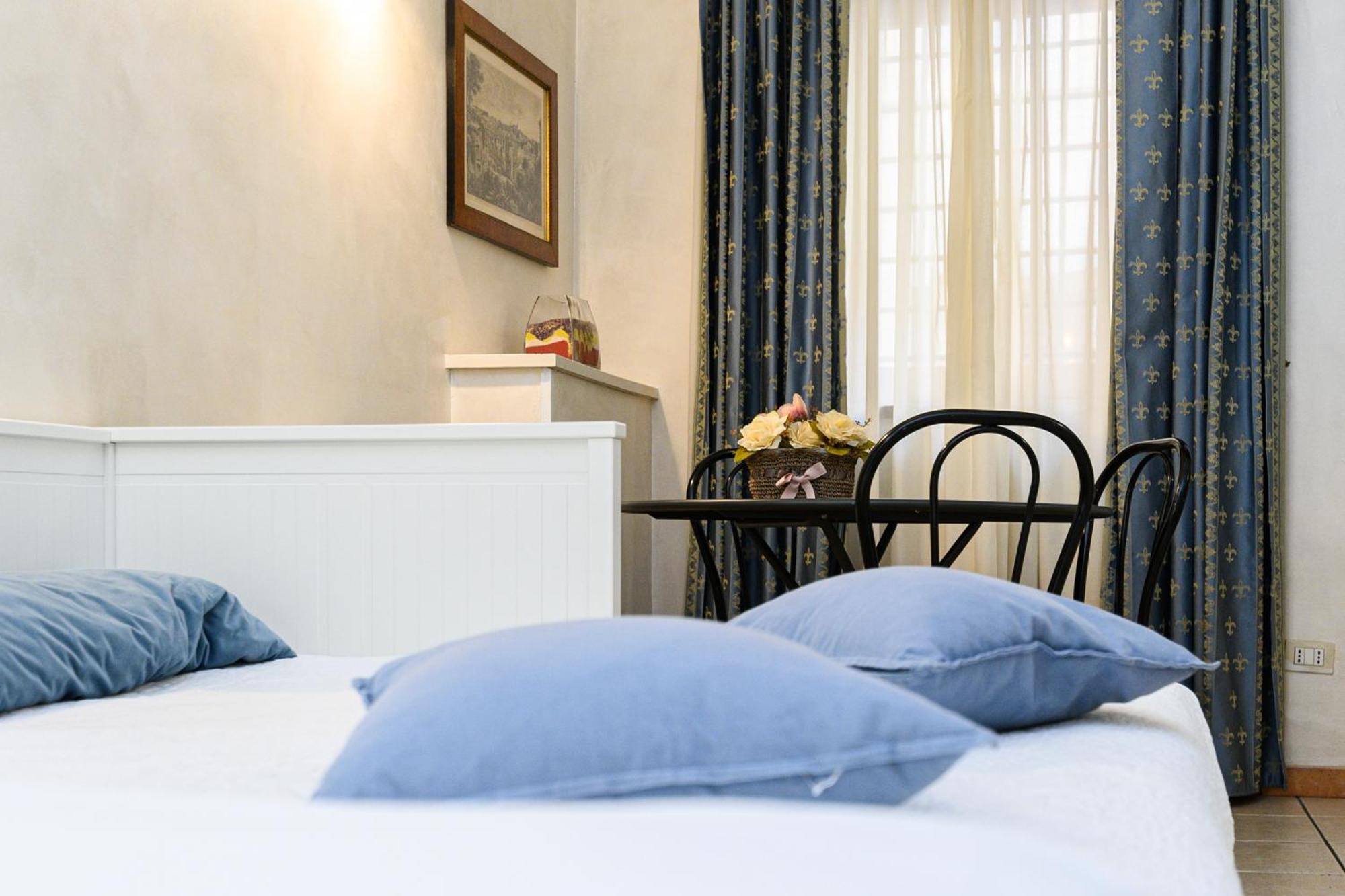 Apartment Julia Guesthouse Trevi - Spagna, Rome